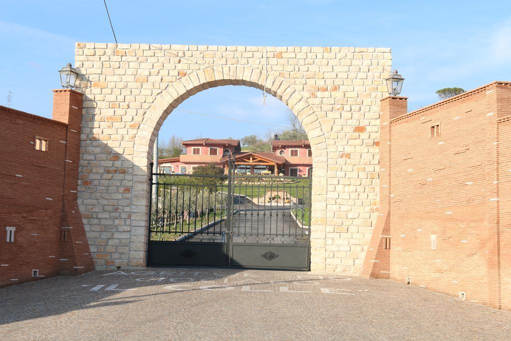 Agriturismo Ciociaro " Il Colle " Hotel Ristorante Ceprano Exteriör bild