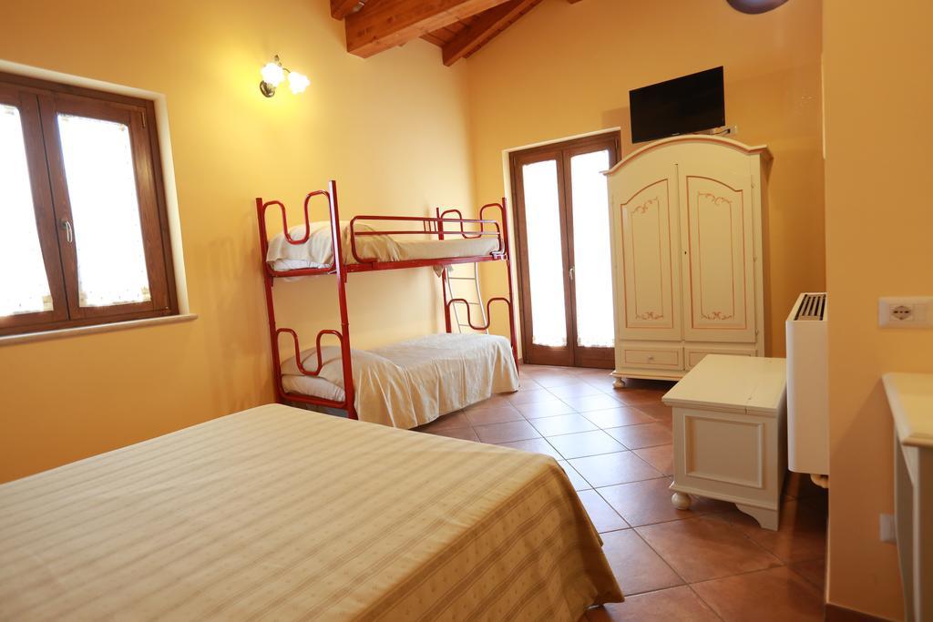 Agriturismo Ciociaro " Il Colle " Hotel Ristorante Ceprano Exteriör bild