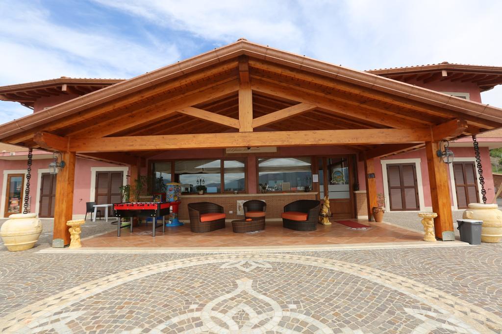 Agriturismo Ciociaro " Il Colle " Hotel Ristorante Ceprano Exteriör bild