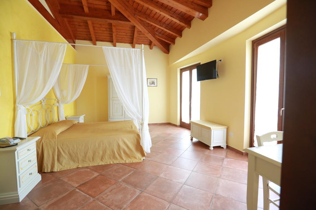 Agriturismo Ciociaro " Il Colle " Hotel Ristorante Ceprano Exteriör bild